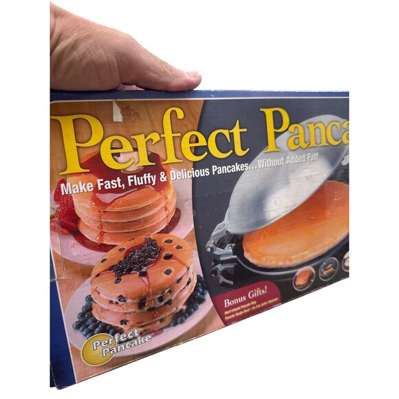 Perfect Pancake Flip Pan With Bonus Accessories - SKU 7071 - Picture 2 of 13